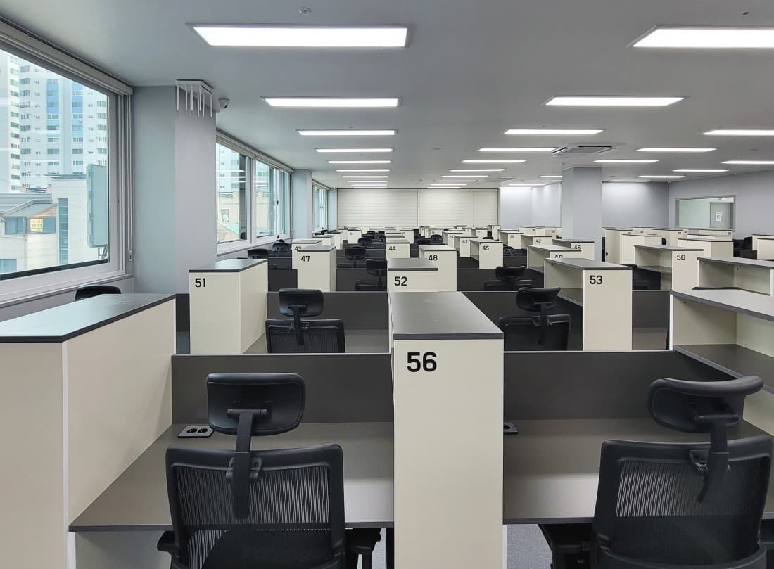 개별 지정석 자습실